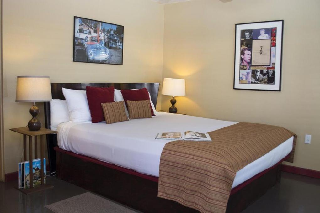 Rendezvous Hotel 3*